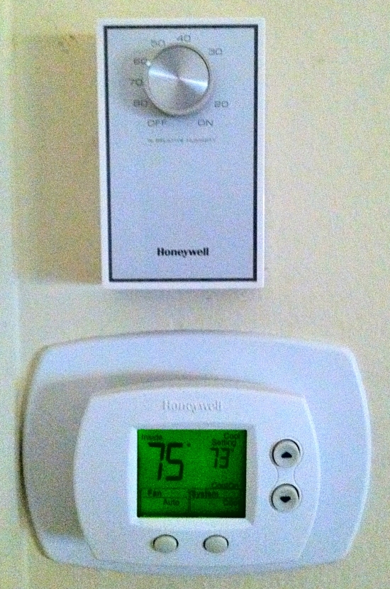Thermostat et indicateur d'humidité - Immobilier Floride